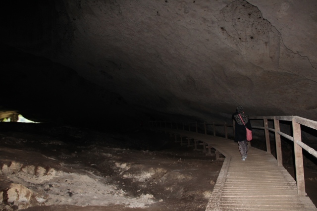 Jalan di dalam The Great Cave
